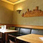 Moselhotel & Restaurant Zur Traube Gmbh فندق 2*