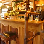 Moselhotel & Restaurant Zur Traube Gmbh فندق 2*
